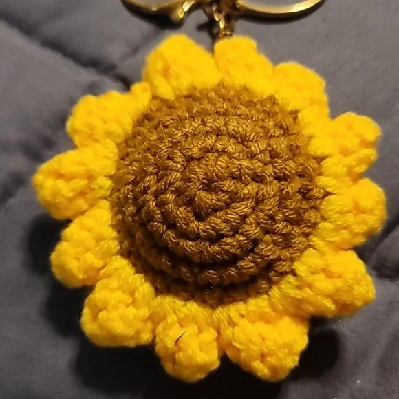 Handmade Sunflower Crochet Clip/Key Chain New - Picture 2 of 2